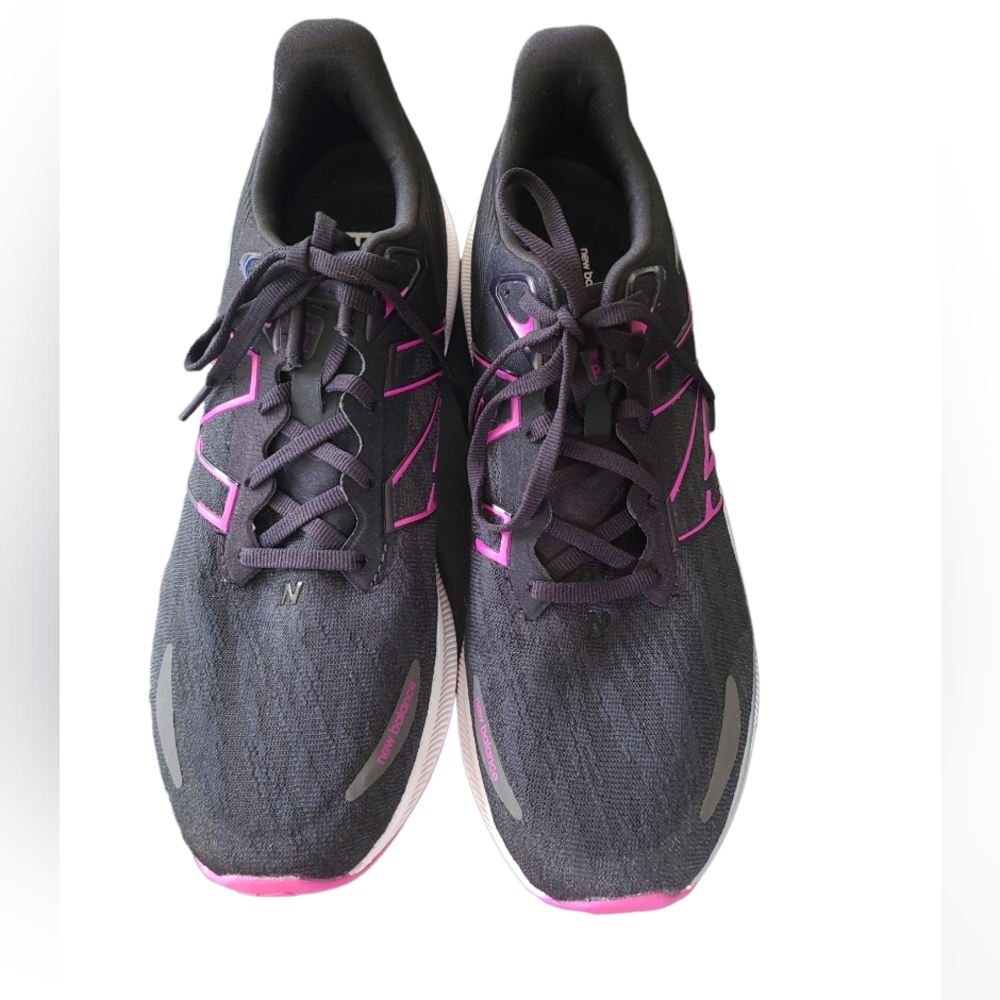 New Balance Women's FuelCell Propel V3 Running Shoe Size 9.5 W